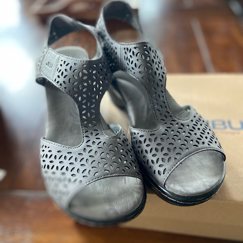 JBU sandals